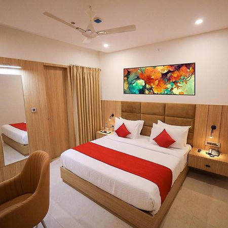 The Royal Legacy Otel Lucknow Dış mekan fotoğraf