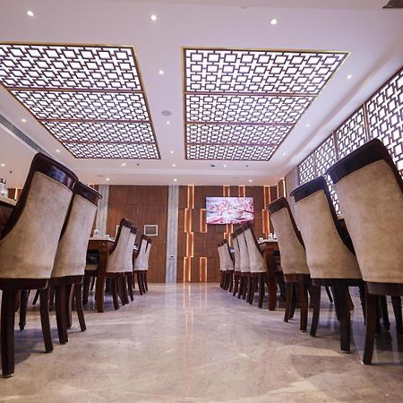 The Royal Legacy Otel Lucknow Dış mekan fotoğraf