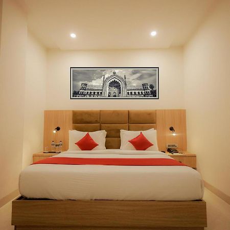 The Royal Legacy Otel Lucknow Dış mekan fotoğraf