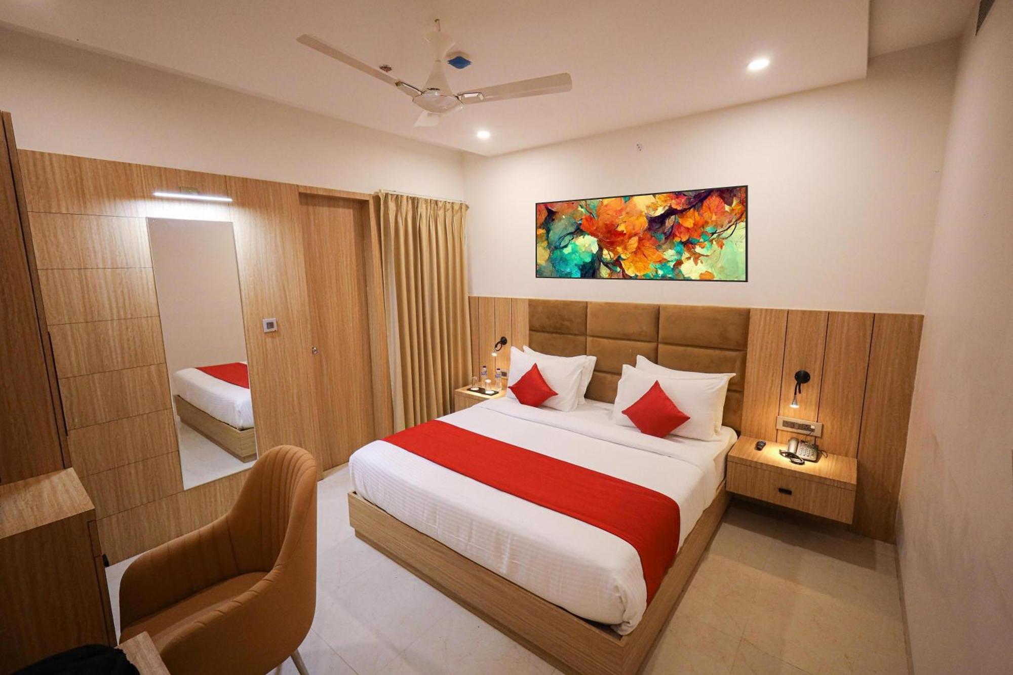 The Royal Legacy Otel Lucknow Dış mekan fotoğraf