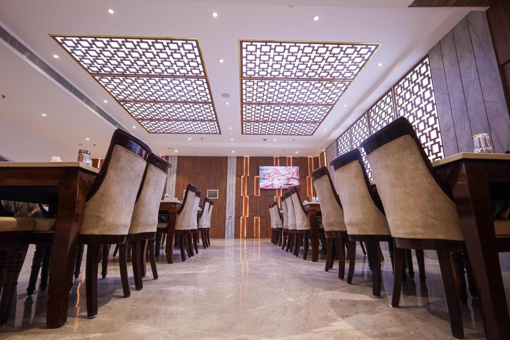 The Royal Legacy Otel Lucknow Dış mekan fotoğraf