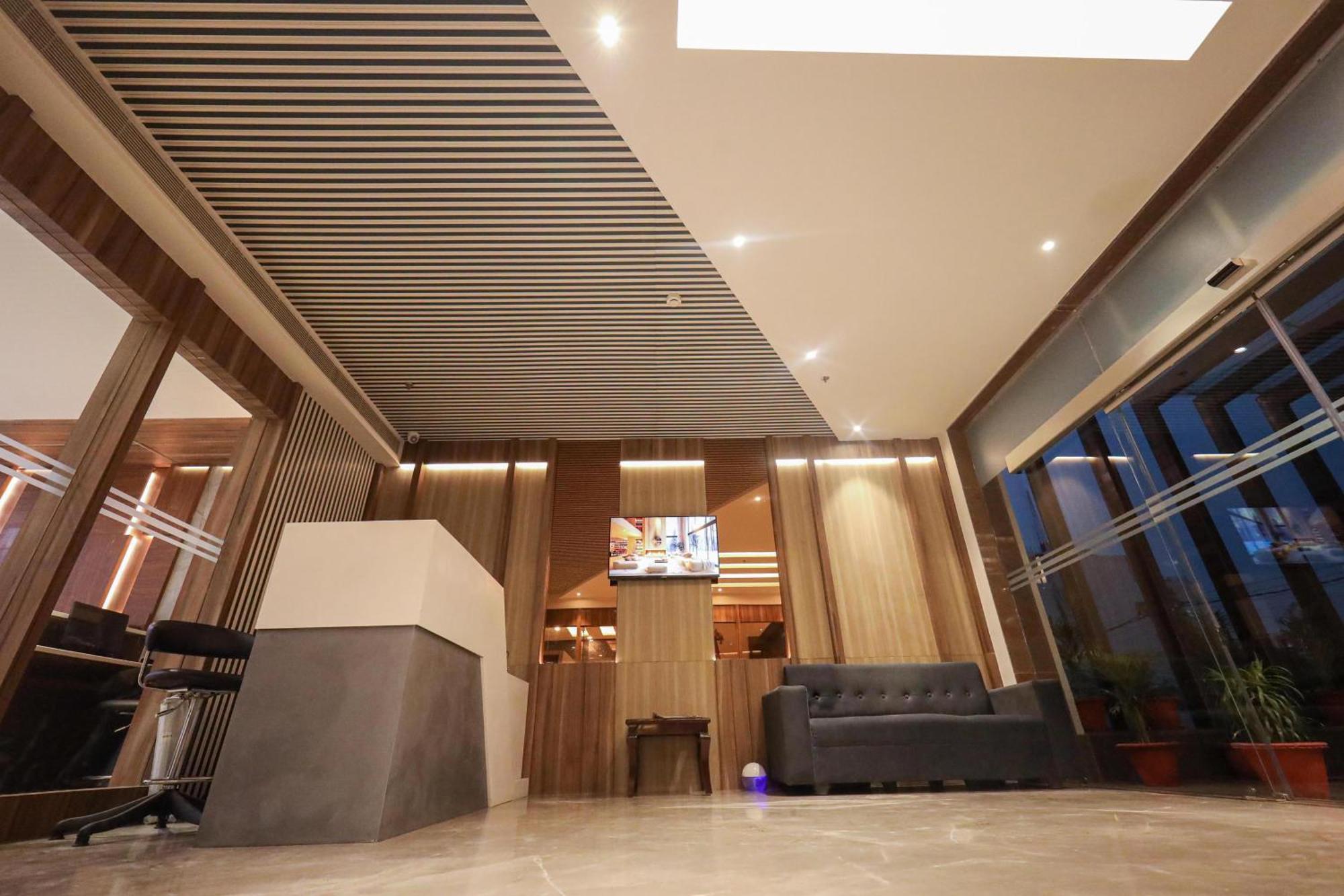 The Royal Legacy Otel Lucknow Dış mekan fotoğraf