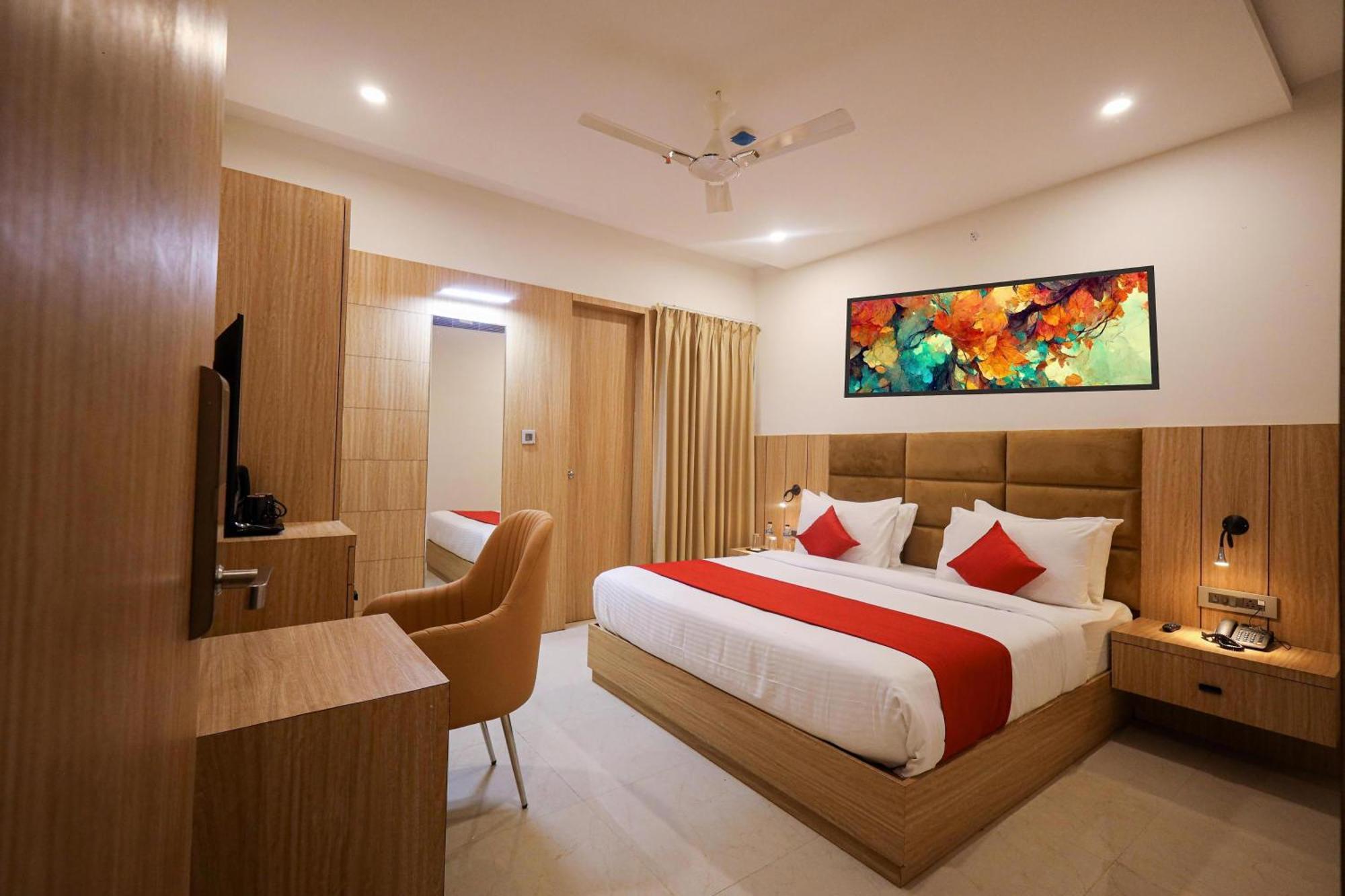 The Royal Legacy Otel Lucknow Dış mekan fotoğraf