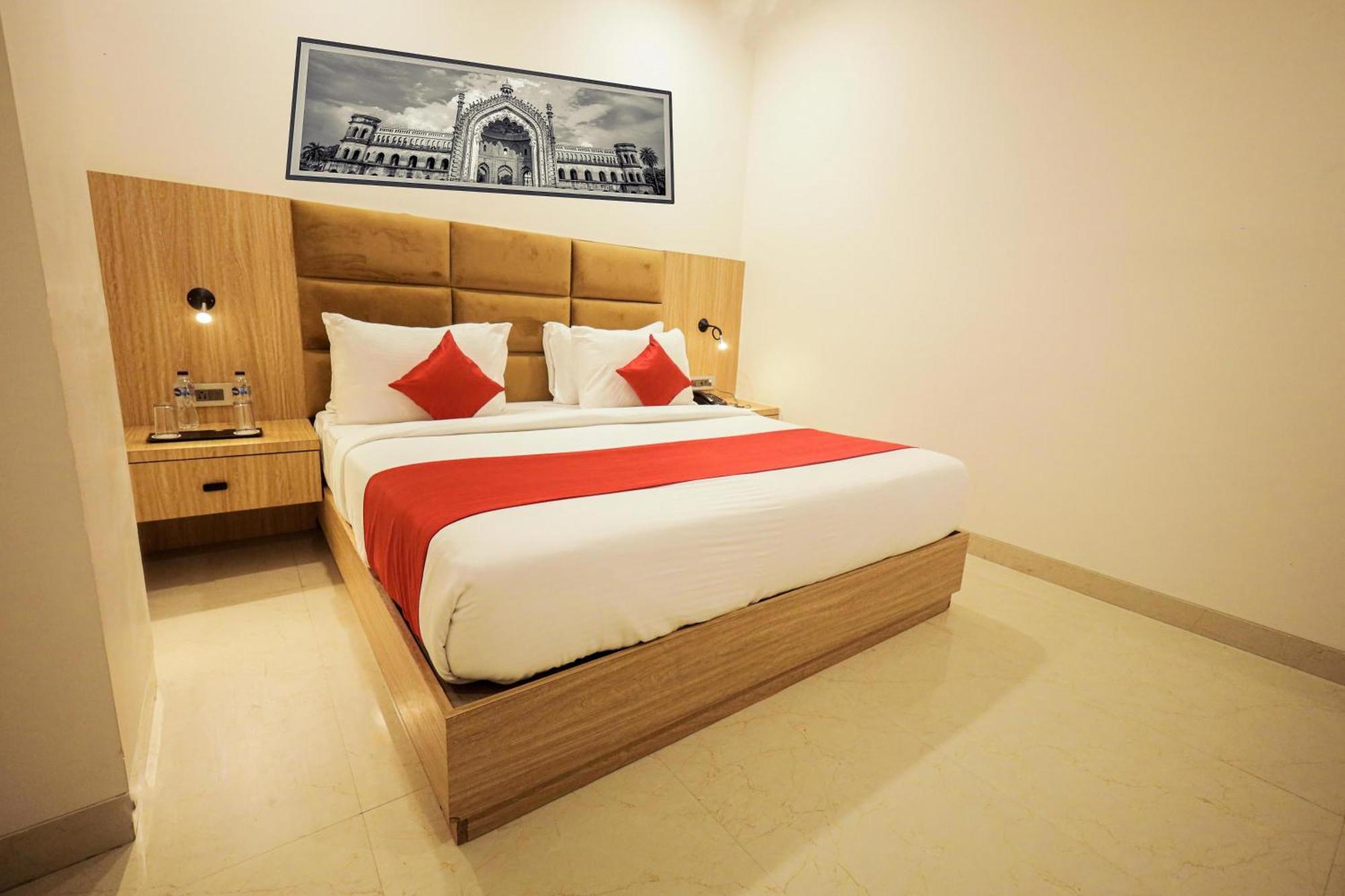 The Royal Legacy Otel Lucknow Dış mekan fotoğraf