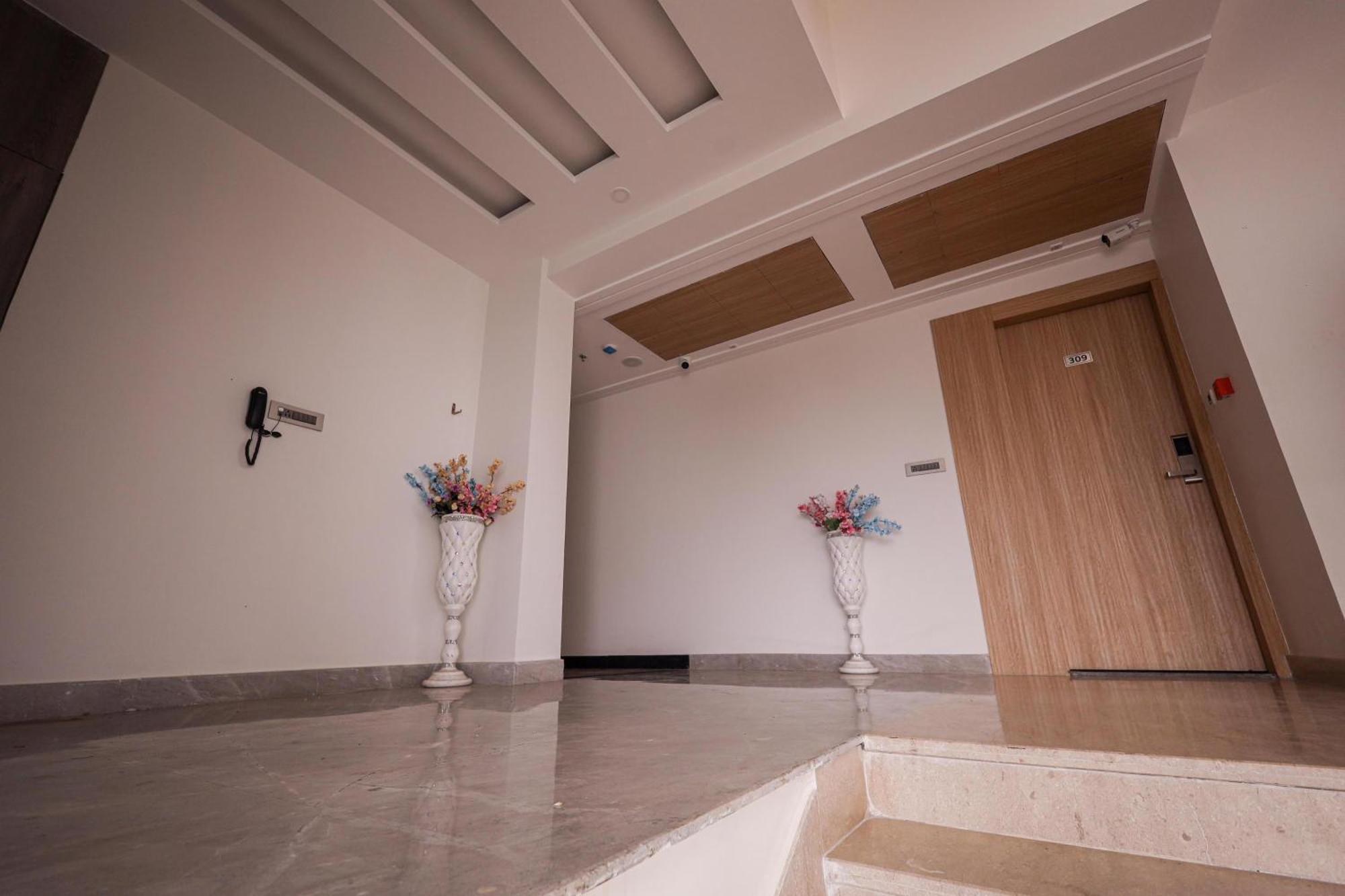 The Royal Legacy Otel Lucknow Dış mekan fotoğraf