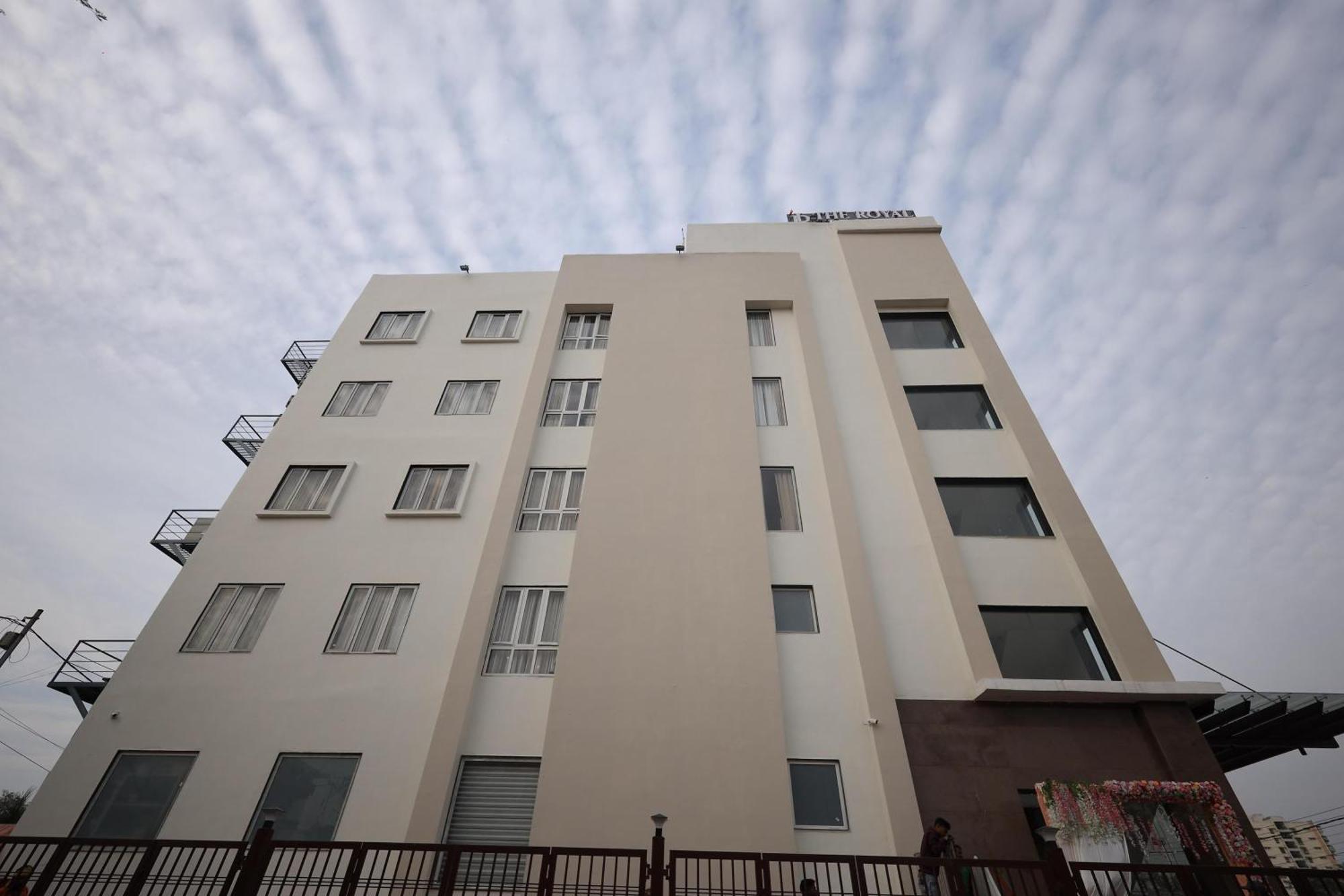 The Royal Legacy Otel Lucknow Dış mekan fotoğraf