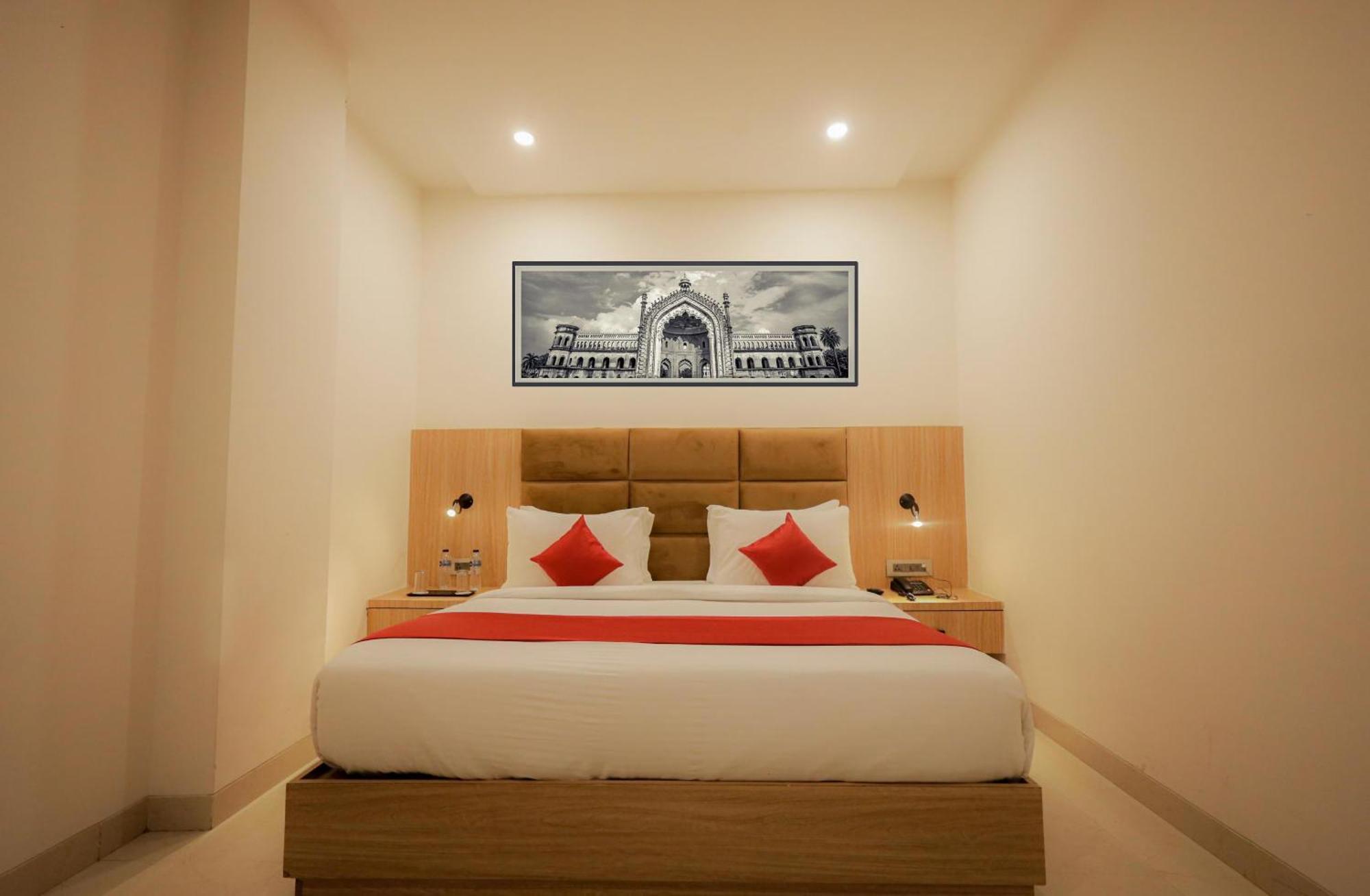 The Royal Legacy Otel Lucknow Dış mekan fotoğraf