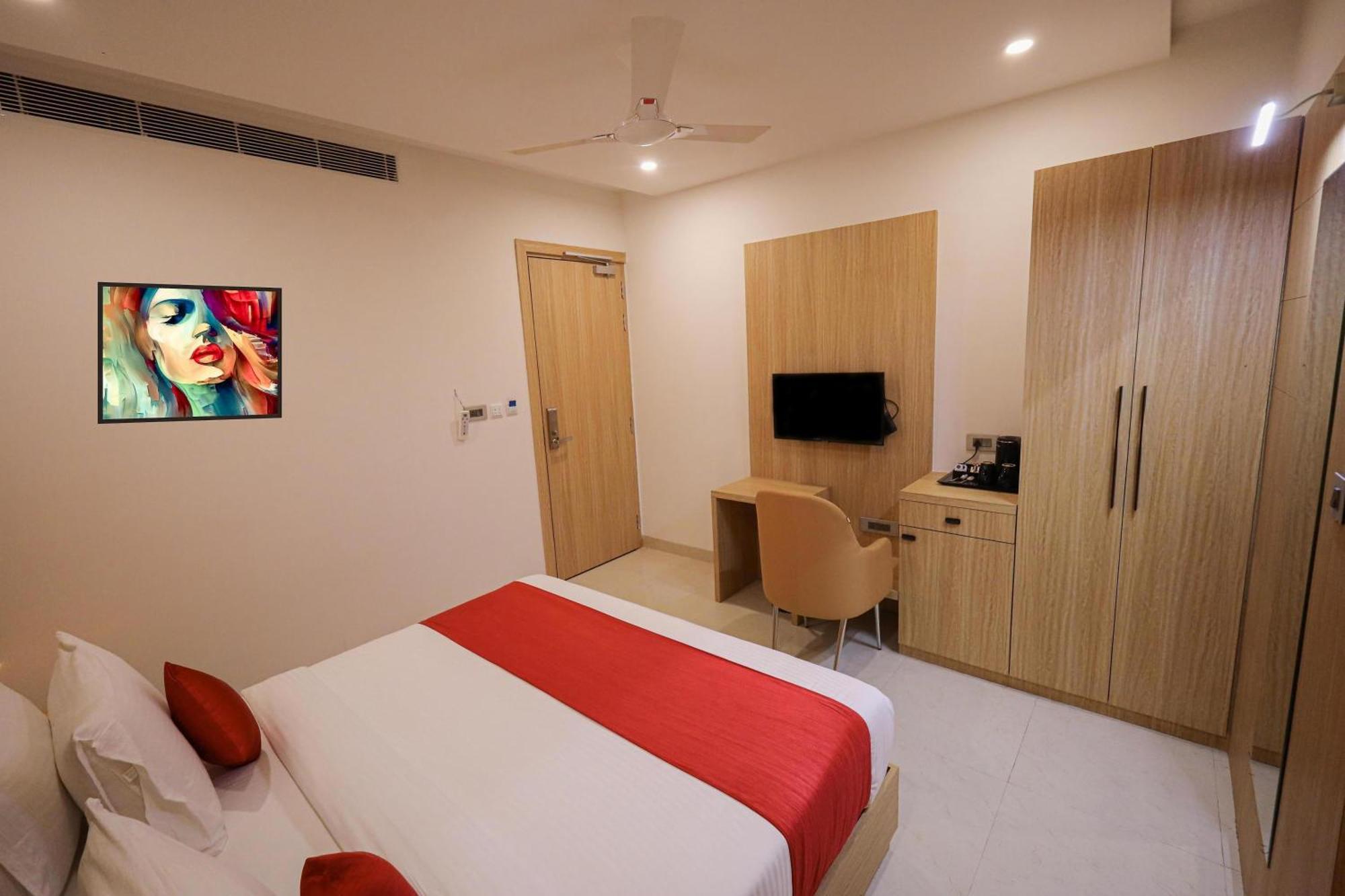 The Royal Legacy Otel Lucknow Dış mekan fotoğraf
